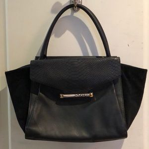 💕SOLD💕Vince Camuto Julia Satchel